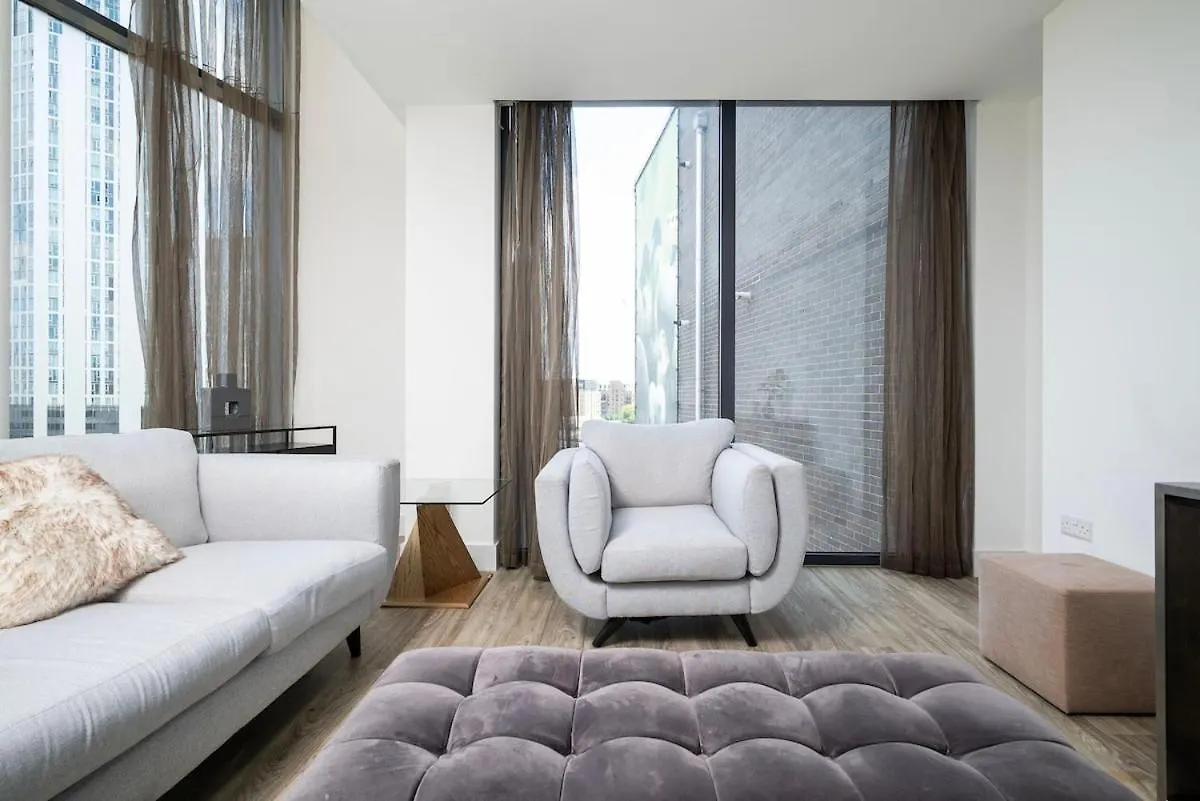 Bow Penthouse Apartment London